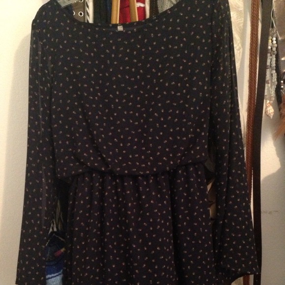 Traded!! ❌❌❌❌Summer dress with long flows sleeves
