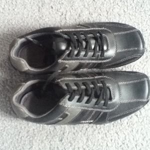 Black casual shoes