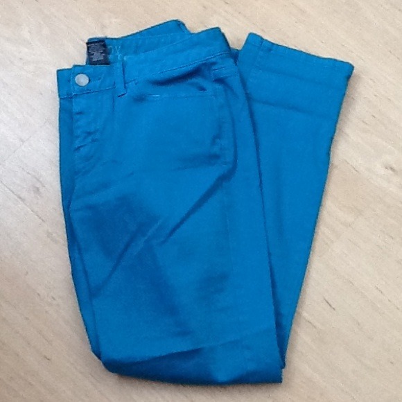 SOLD IN BUNDLE***Women's Teal skinny jeans