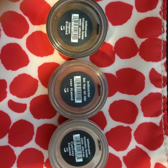 Two bare minerals eyeshadow and one blush