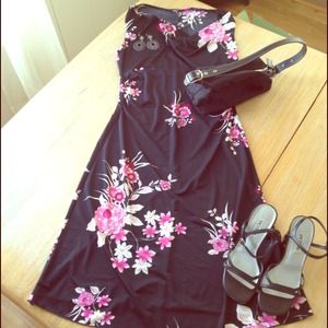 CLOSET CLEAR OUT SALE Lovely Floral Dress