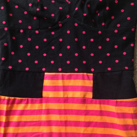 👗Polka Dot & Stripe Bodycon Dress👗 - Picture 2 of 4