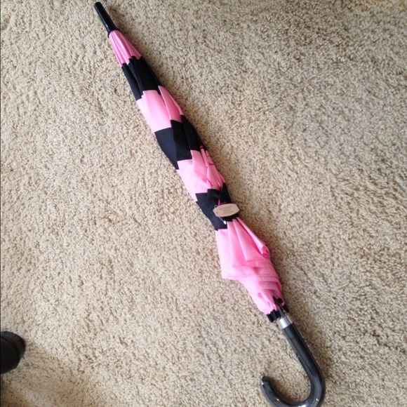 **Accepting Offers** Victoria's Secret Umbrella - Picture 2 of 4
