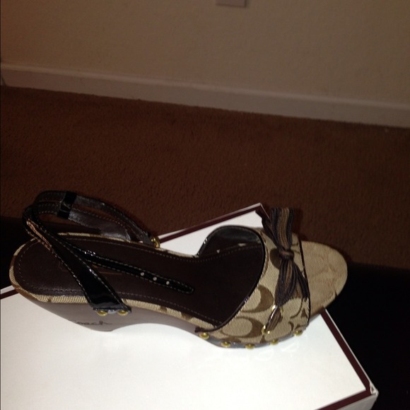 Coach sandals - Picture 2 of 2