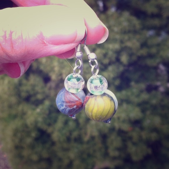 Earrings - Picture 1 of 2