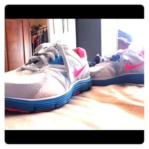 8.5 Women's Nike Lungarglide 3