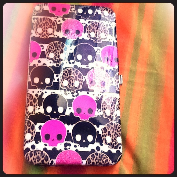 A skull wallet