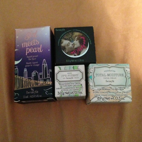 ❌TRADED Benefit travel items 💗