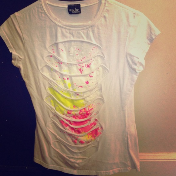 💥SOLD💥 Fun cut t-shirt