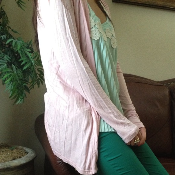 Spring pink loose cardigan - Picture 2 of 3