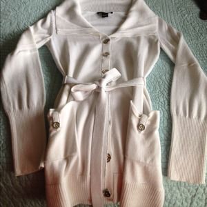 💚ON HOLD FOR 4conkeys💚White sweater with belt.