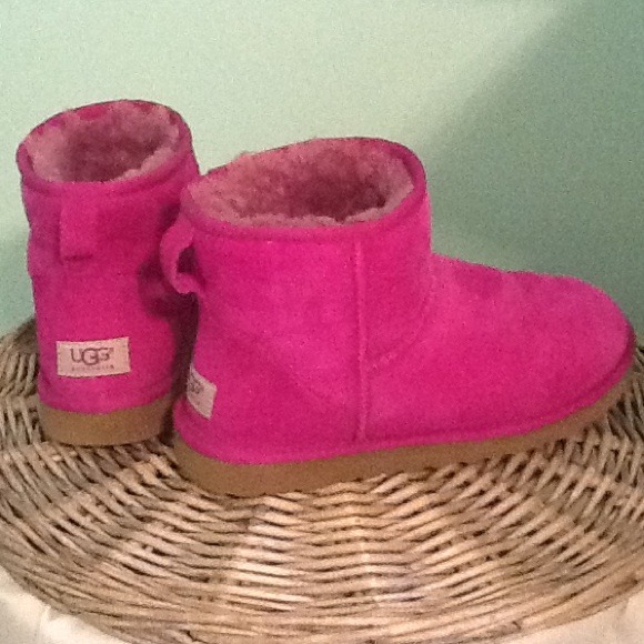 REDUCED! Ugg Australia Classic Mini Boot