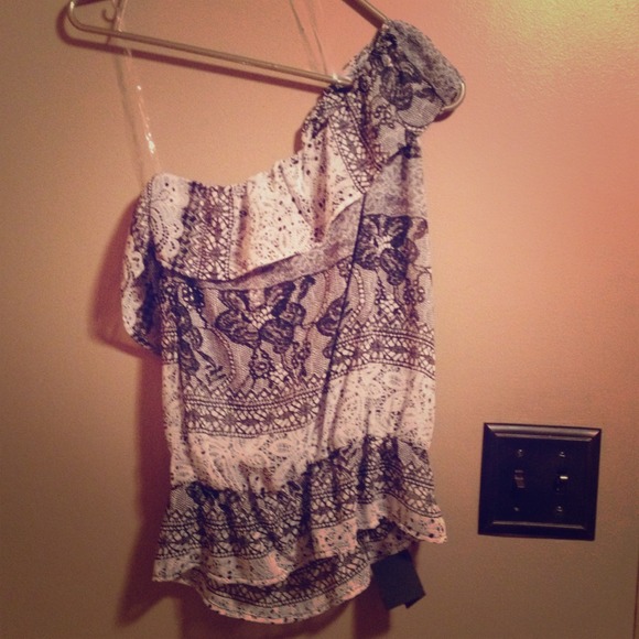 Francesca's one shoulder top