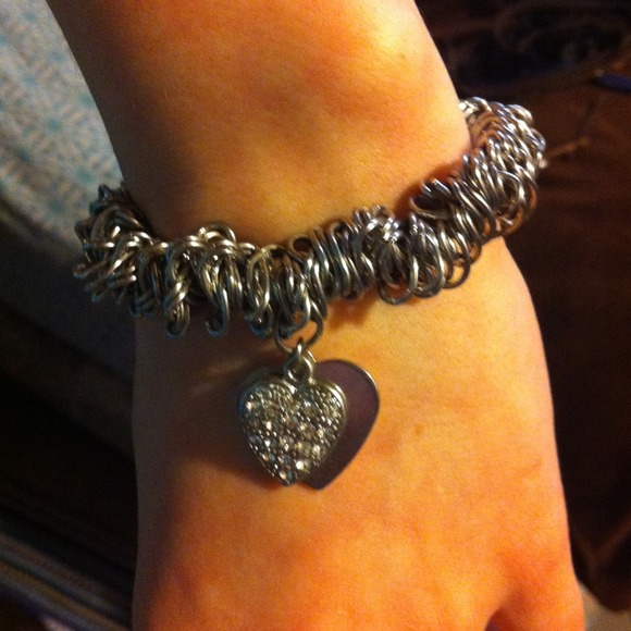 ✋HOLD till sunday for @vanney✋Super cute bracelet!