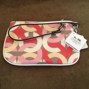 Coach wristlet AUTHENTIC