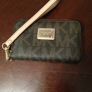 Michael Kors wristlet
