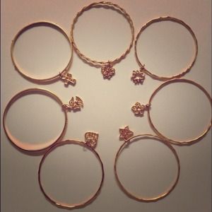reduced!!! Gold tone bangle set