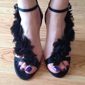 Size 7 gorgeous sandals