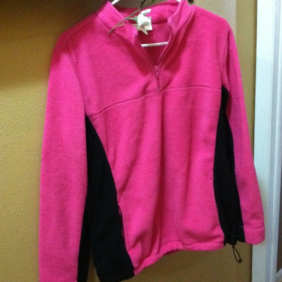 Black/Pink fleece Pullover and tan coverup traded!