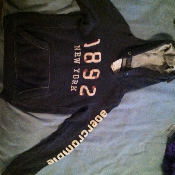 Abercrombie sweat shirt