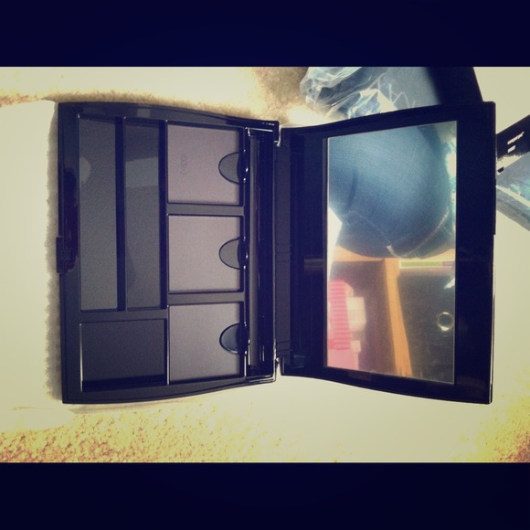 Mary Kay Compact Pro NEW