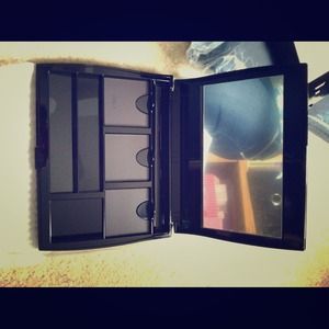 Mary Kay Compact Pro NEW