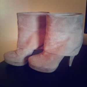 💚💛 Nude suede boots 💜❤