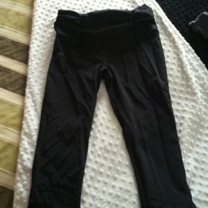 Under armour heat gear compression capris