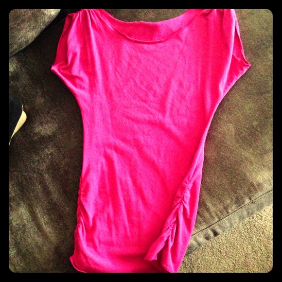 💋🍷TRADED🍷💋Hot pink shirt