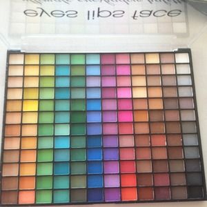 SOLD!!! 💋BRAND NEW 144 EYE SHADOW PALETTE💋