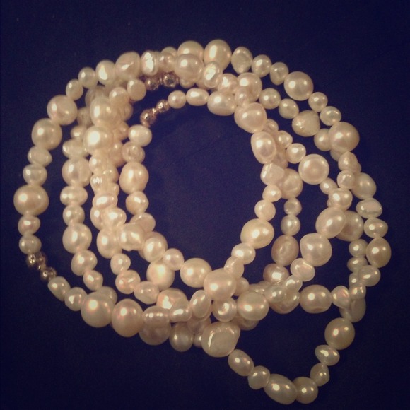 REDUCED!! Stackable (5) Silpada pearl bracelets!