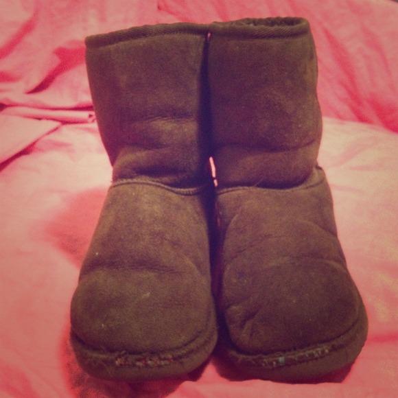 Chocolate brown uggs