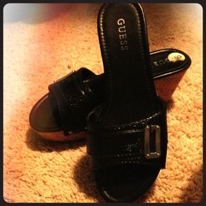 Guess sandals like new!