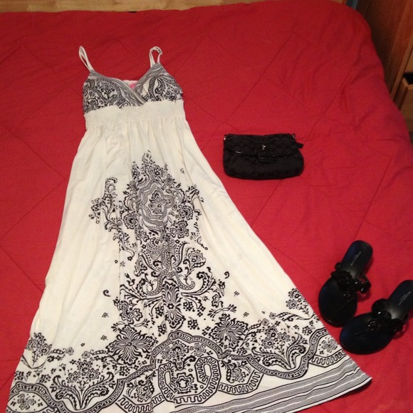 🌺Bundle🌺Maxi Dress, White Dress & Vest