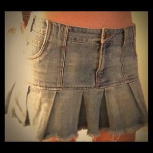 American Eagle short denim skirt
