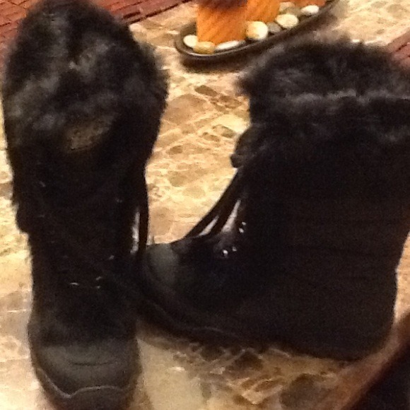 Shoes - Picture 2 of 4