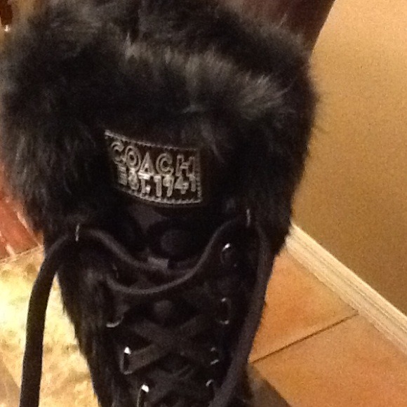 Shoes - Picture 4 of 4