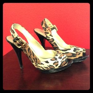 💥SALE💥Leopard print peep toe heels