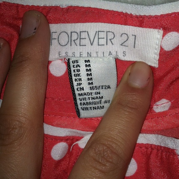 Pink and white polkadot shorts - Picture 2 of 3