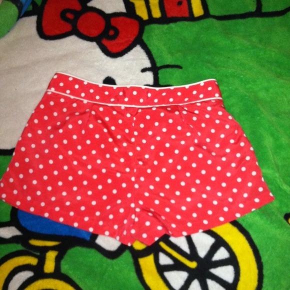 Pink and white polkadot shorts - Picture 3 of 3