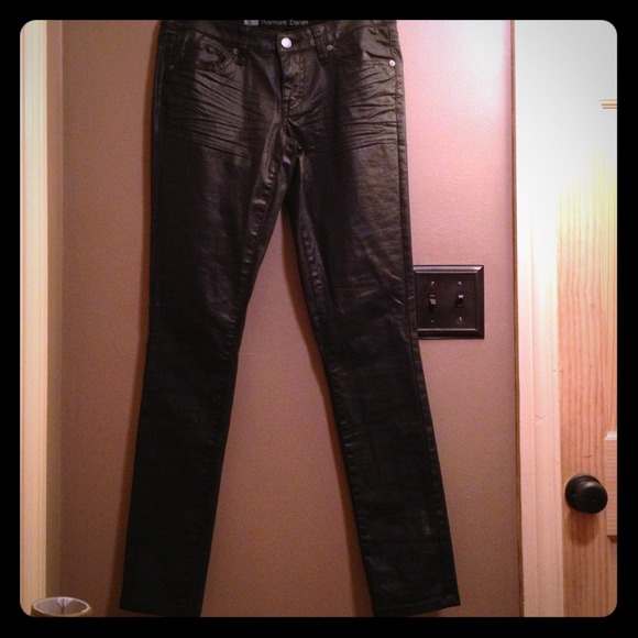 NWOT WAX SHIMMER SKINNY JEAN!!