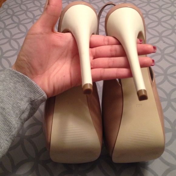 NEW without box. Guess peep toe heels - Picture 4 of 4