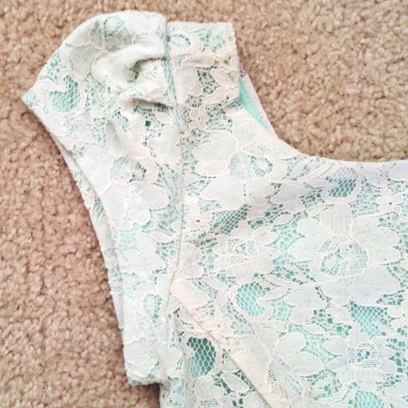 ❌SOLD❌Lace Skater Dress - Picture 3 of 4