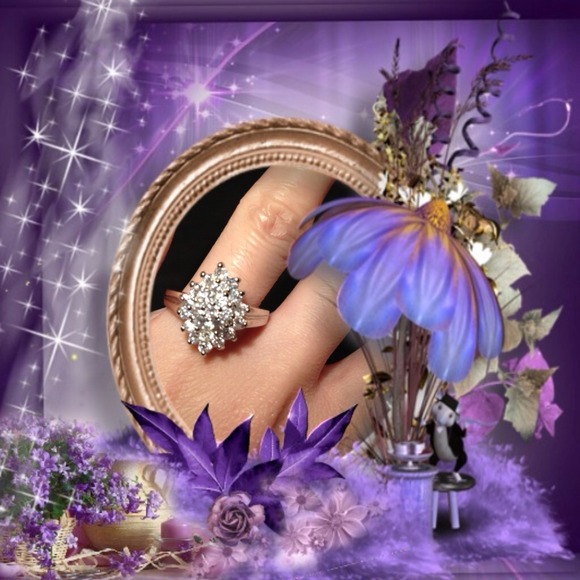 Jewelry - SOLD Silver ring with shiny crystals