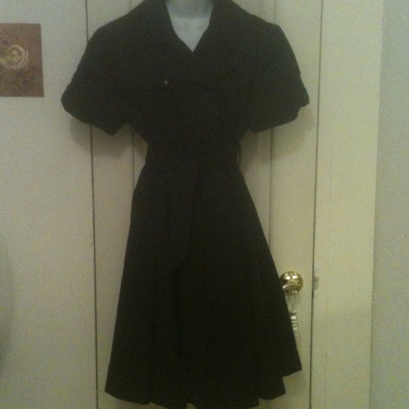 DEREON black light weight short sleeve belted coat