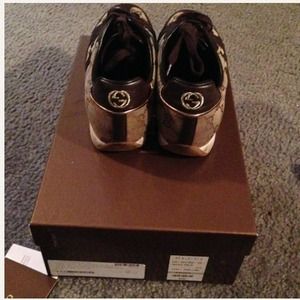 💢SOLD💢Authentic gucci sneakers