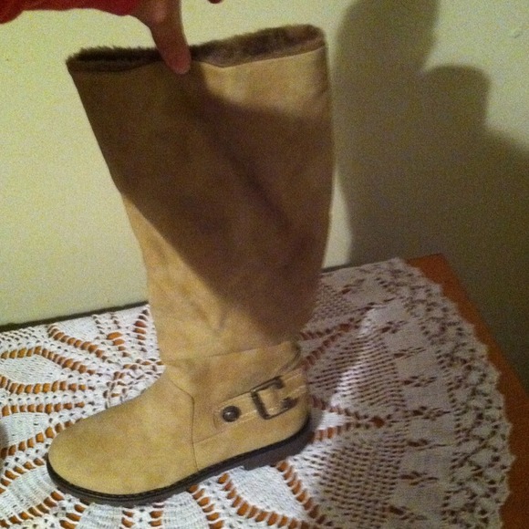 Boots - Picture 2 of 4