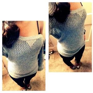 💢Reserved Hollister Silver snit long sleeve shirt