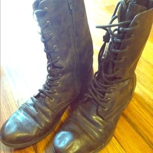 Combat boots