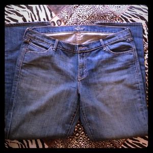 💙OLD NAVY size 18 jeans. The "Diva"💙